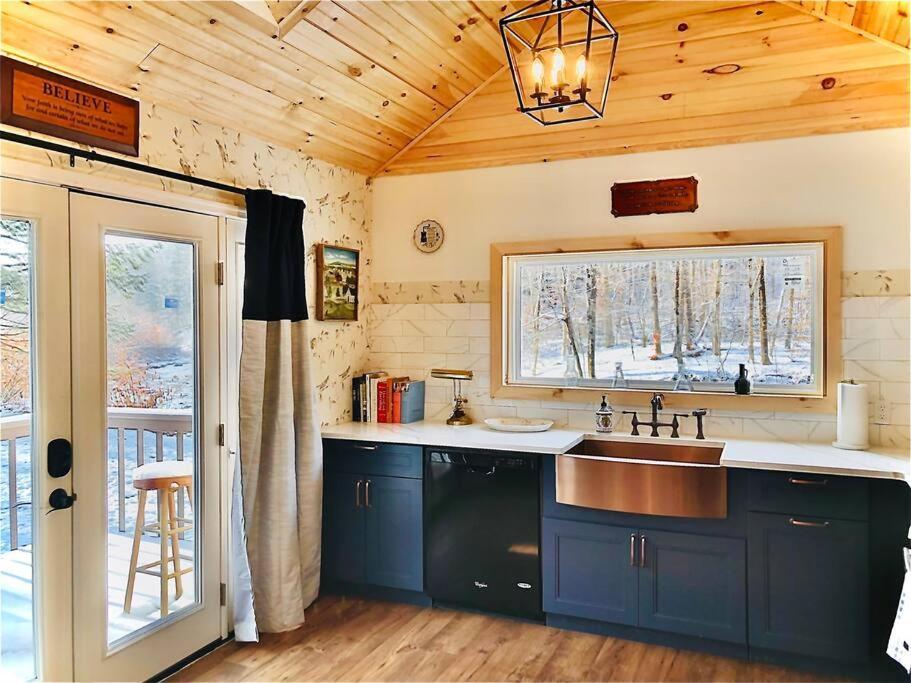 Charming 120-Year-Old Farmhouse By The Creek. Starlight Eksteriør bilde